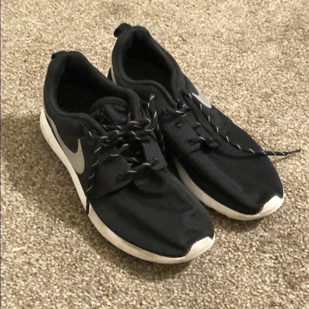 Nike roshes